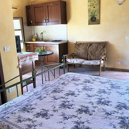 Timeless Holiday In With Garden Apecchio